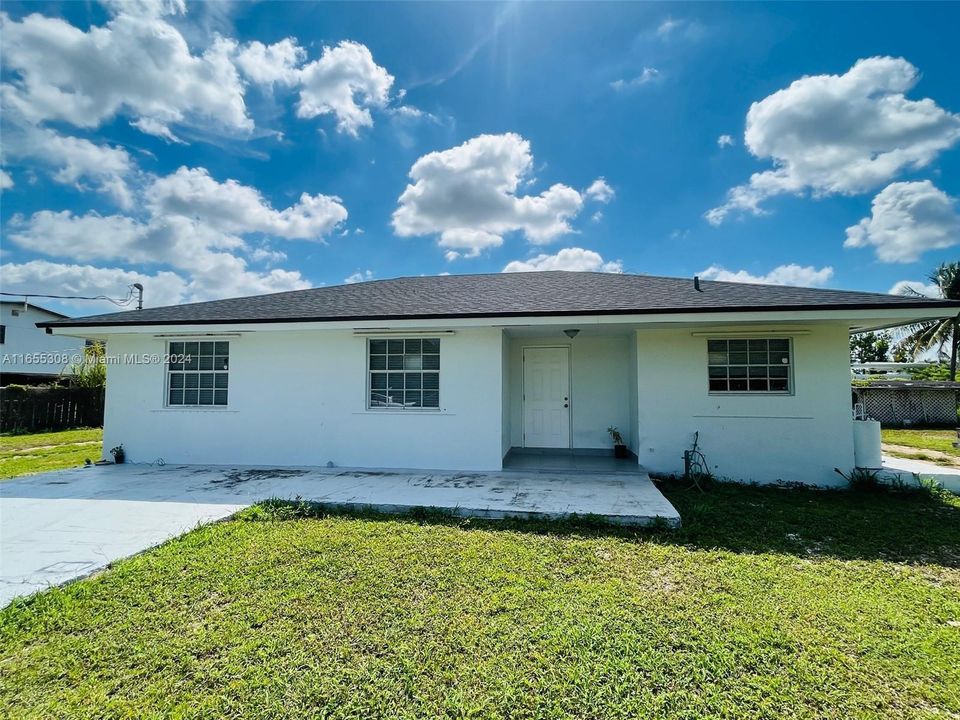 For Sale: $818,900 (3 beds, 2 baths, 1162 Square Feet)