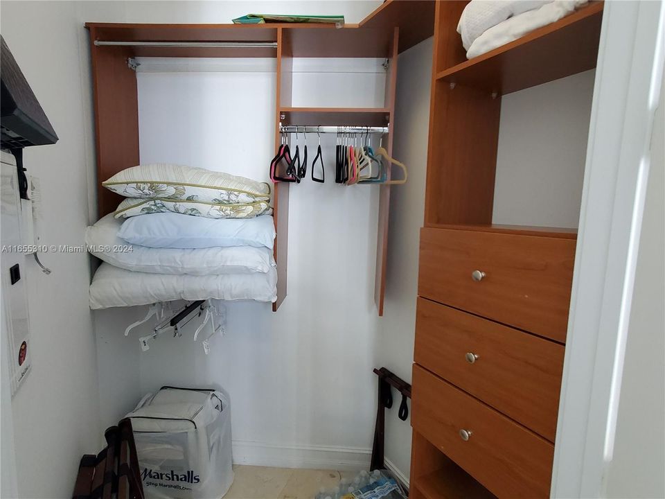 В аренду: $5,400 (2 спален, 2 ванн, 1276 Квадратных фут)