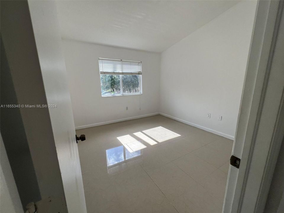 Recently Rented: $2,100 (3 beds, 2 baths, 1176 Square Feet)