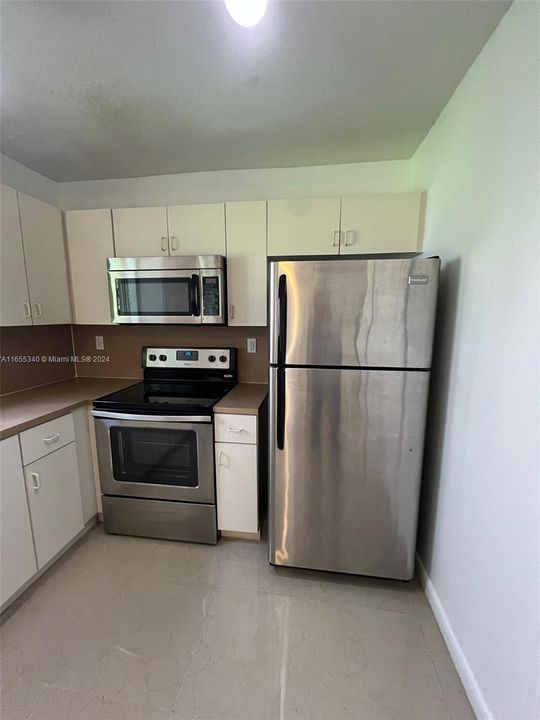 Recently Rented: $2,100 (3 beds, 2 baths, 1176 Square Feet)