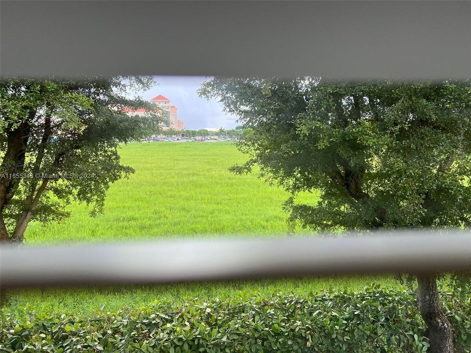 Recently Rented: $2,100 (3 beds, 2 baths, 1176 Square Feet)