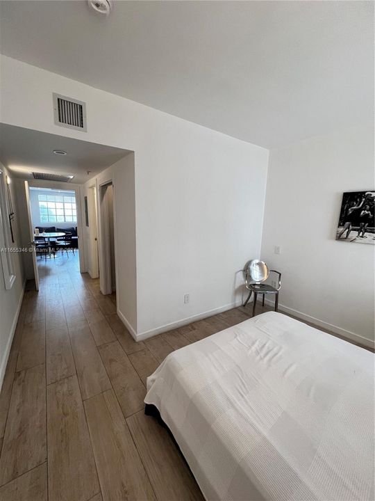 For Sale: $250,000 (1 beds, 1 baths, 457 Square Feet)