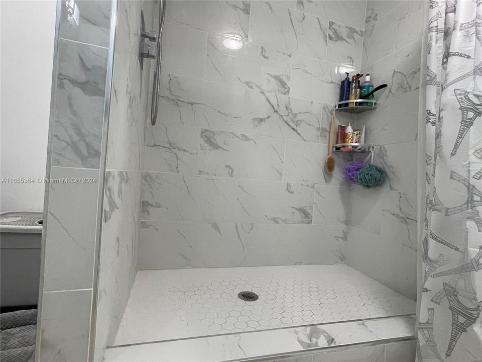 En Venta: $310,000 (3 camas, 2 baños, 1170 Pies cuadrados)