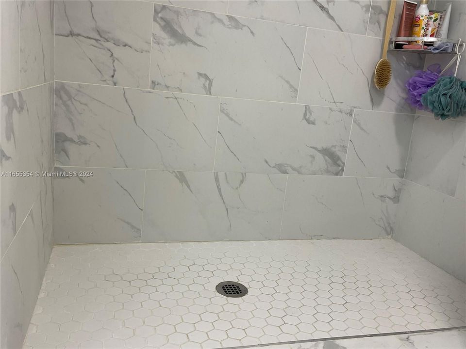 En Venta: $310,000 (3 camas, 2 baños, 1170 Pies cuadrados)