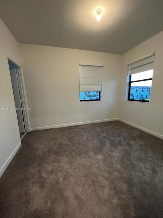 Active With Contract: $2,690 (3 beds, 3 baths, 1328 Square Feet)