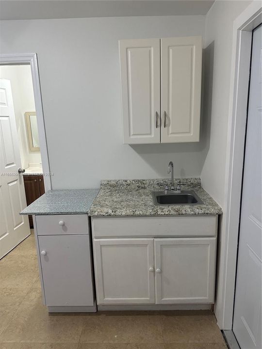 For Rent: $1,750 (1 beds, 1 baths, 1416 Square Feet)