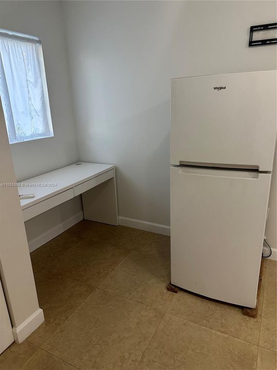 For Rent: $1,750 (1 beds, 1 baths, 1416 Square Feet)