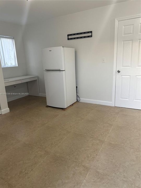 For Rent: $1,750 (1 beds, 1 baths, 1416 Square Feet)