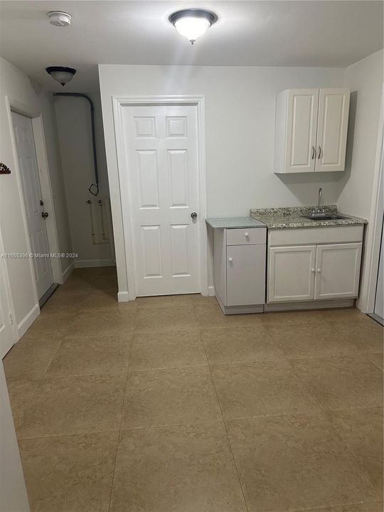 For Rent: $1,750 (1 beds, 1 baths, 1416 Square Feet)