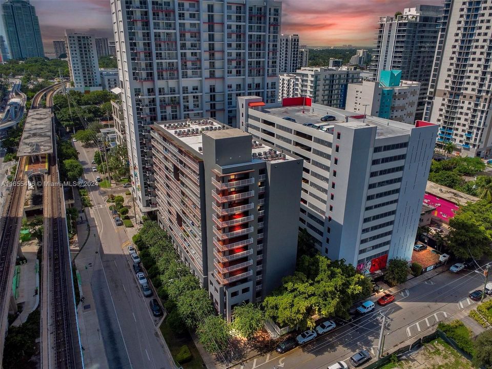 For Sale: $515,000 (3 beds, 2 baths, 1050 Square Feet)