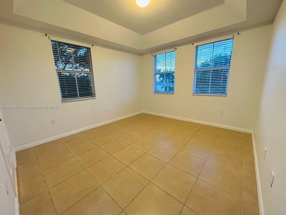 For Rent: $3,000 (3 beds, 2 baths, 1385 Square Feet)