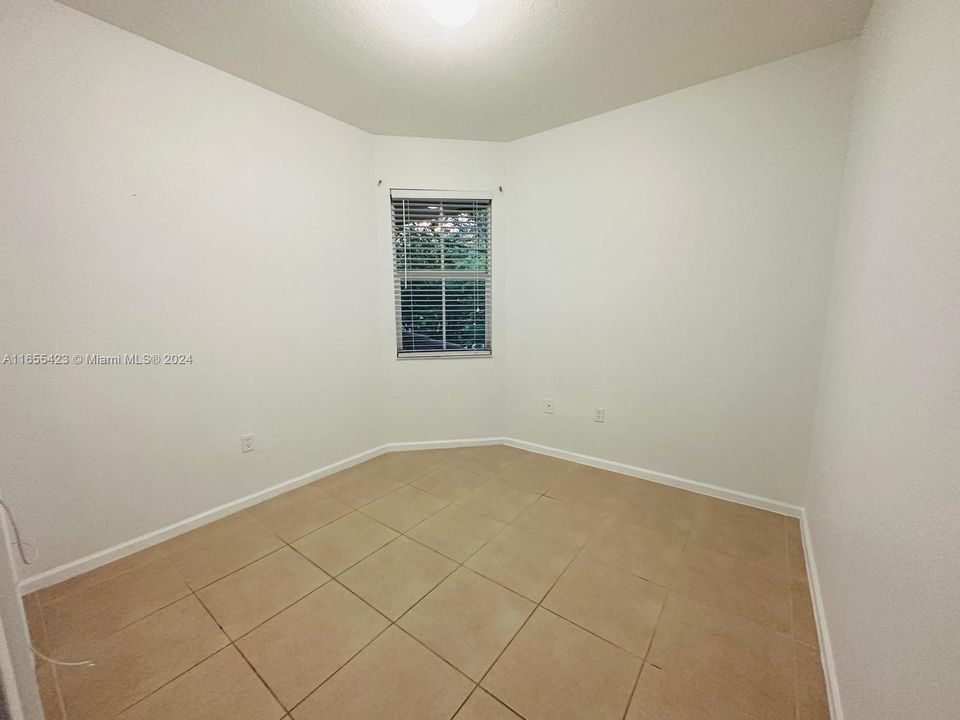 For Rent: $3,000 (3 beds, 2 baths, 1385 Square Feet)