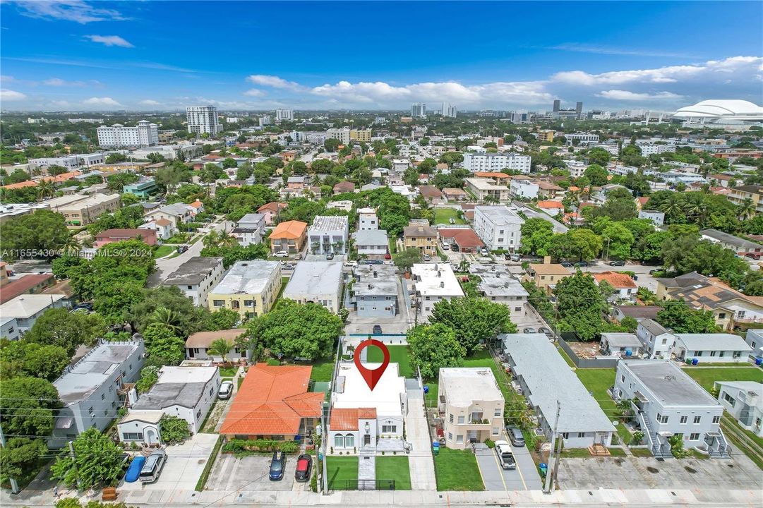 En Venta: $1,399,000 (3 camas, 2 baños, 1556 Pies cuadrados)