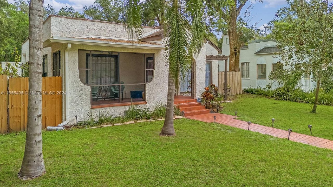 For Sale: $379,900 (3 beds, 1 baths, 1353 Square Feet)