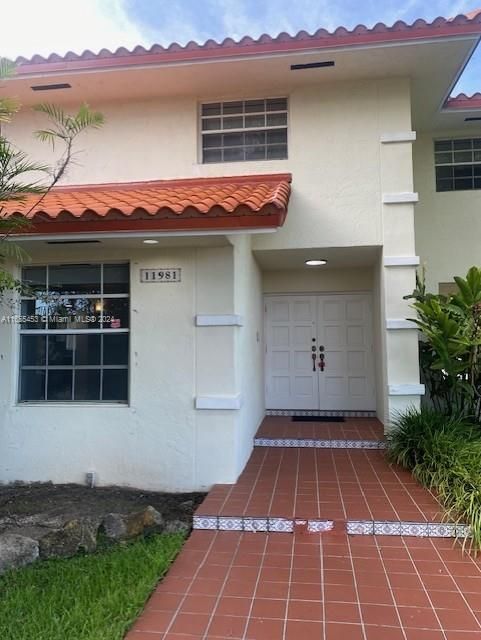 For Rent: $4,900 (4 beds, 3 baths, 3178 Square Feet)