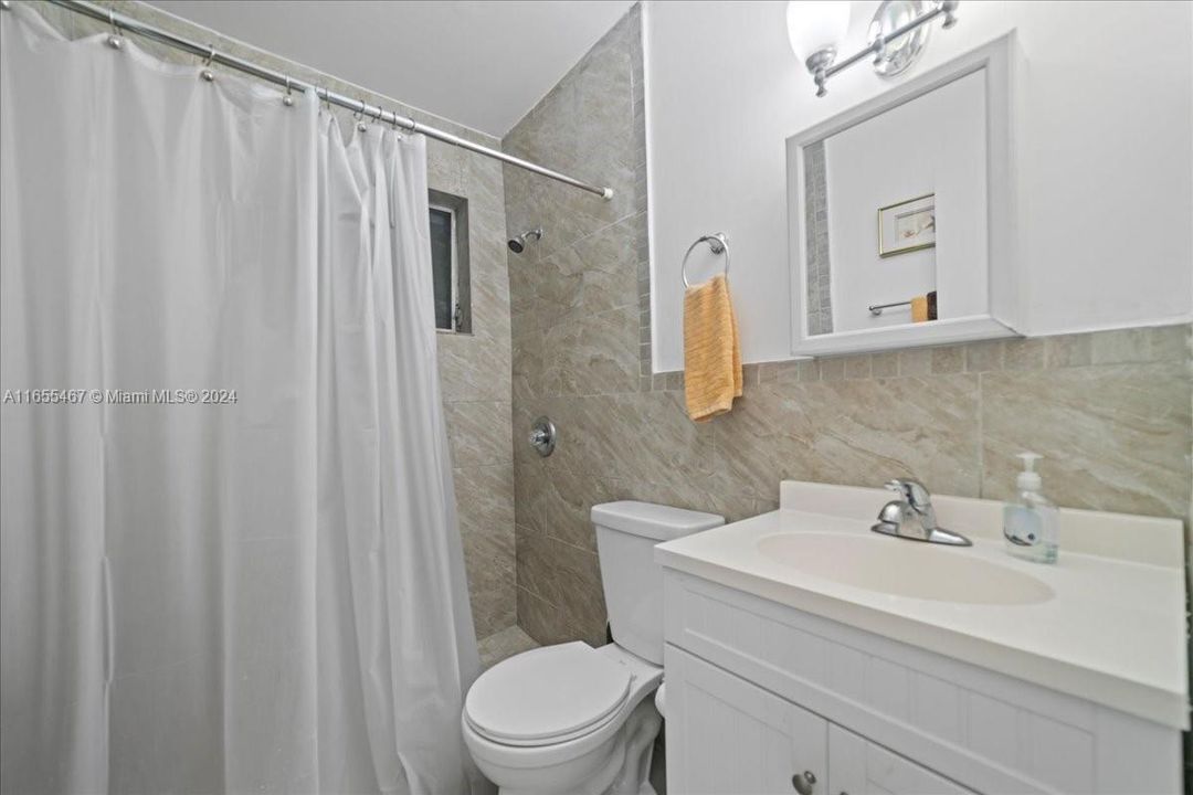 For Sale: $500,000 (3 beds, 1 baths, 1000 Square Feet)