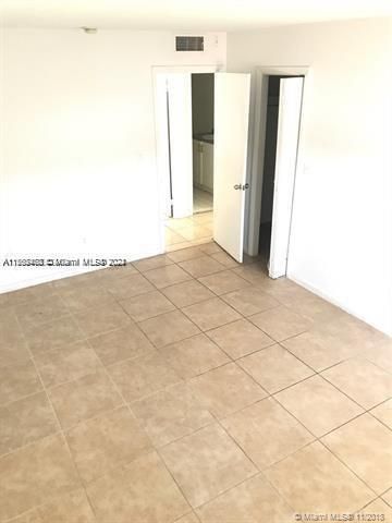 For Sale: $174,000 (2 beds, 2 baths, 920 Square Feet)