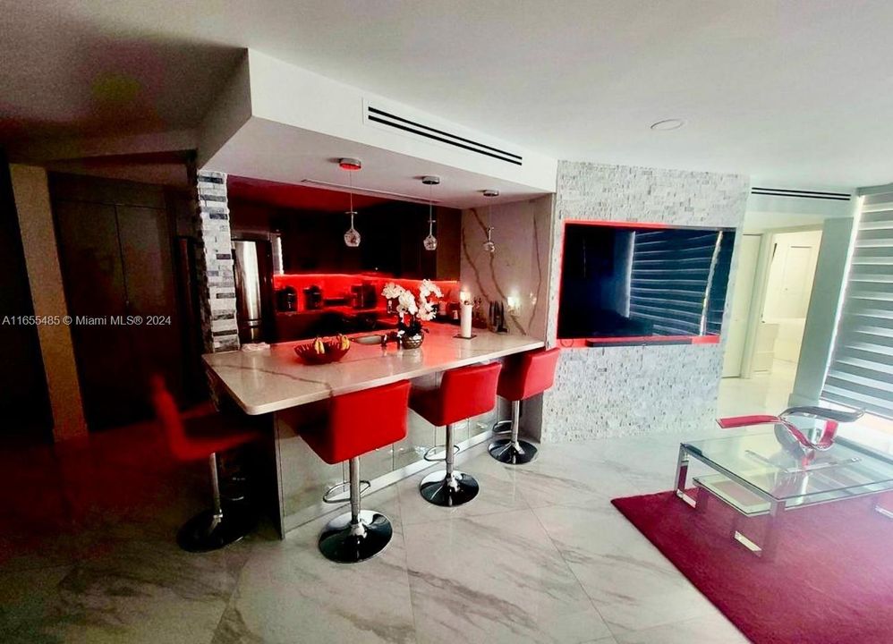 Recently Rented: $2,400 (2 beds, 2 baths, 960 Square Feet)