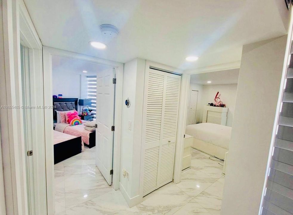 Recently Rented: $2,400 (2 beds, 2 baths, 960 Square Feet)