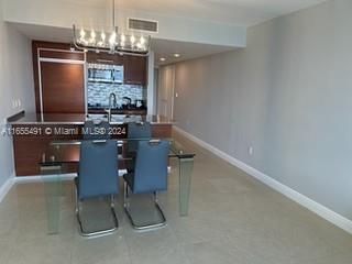 For Rent: $4,500 (2 beds, 1 baths, 1086 Square Feet)