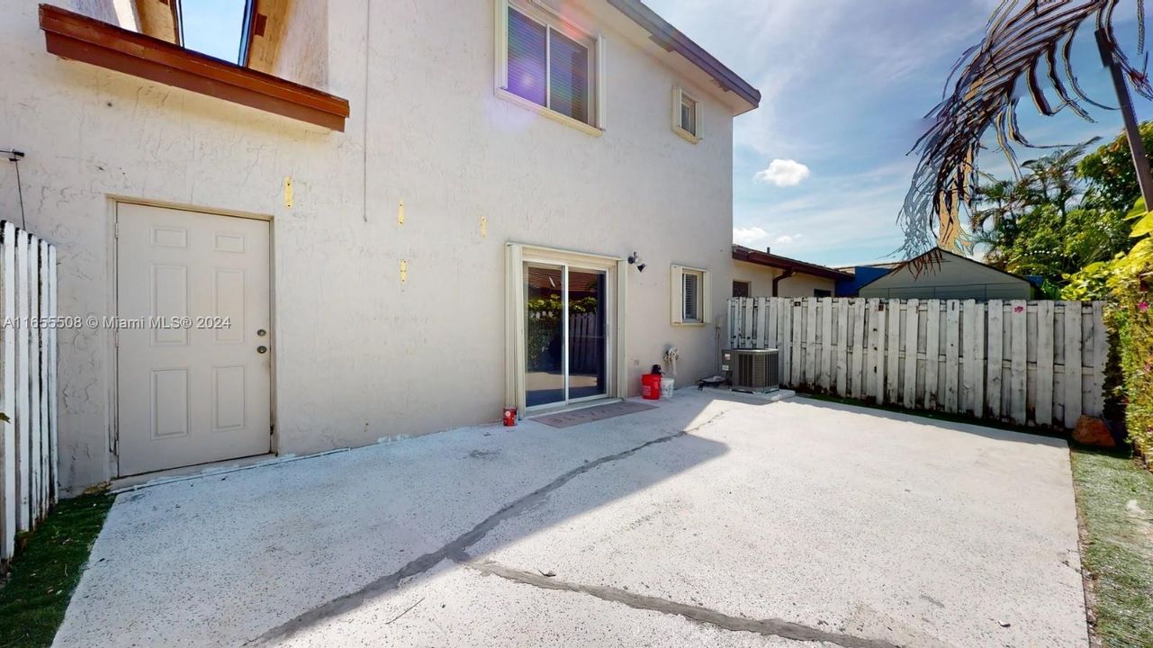 Active With Contract: $3,300 (3 beds, 2 baths, 1779 Square Feet)