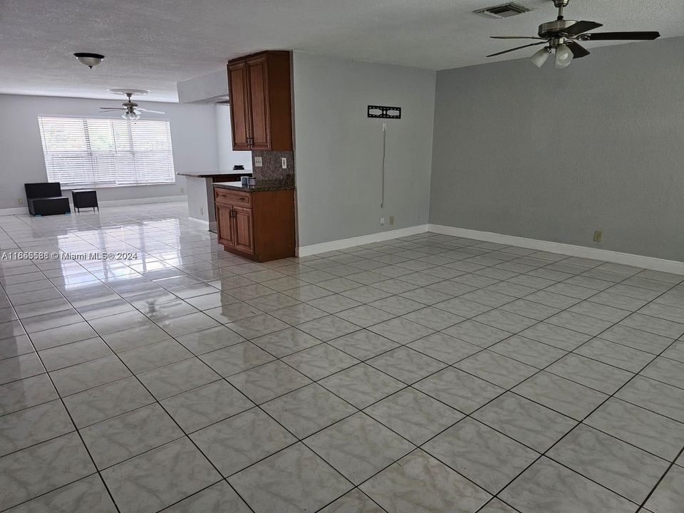 For Rent: $3,350 (3 beds, 2 baths, 3483 Square Feet)