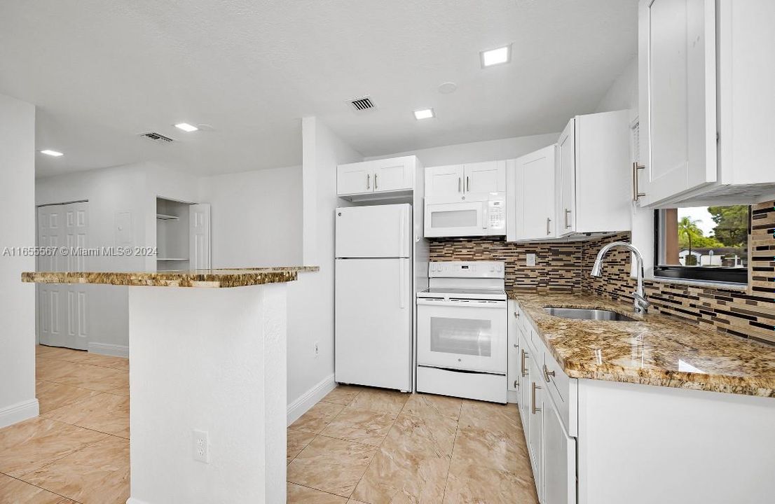 Active With Contract: $2,050 (2 beds, 1 baths, 0 Square Feet)