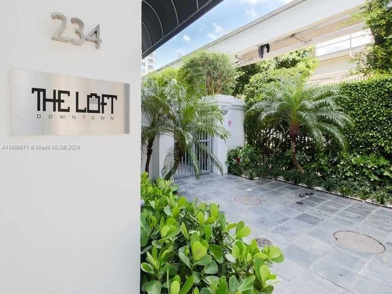 Недавно продано: $515,000 (2 спален, 2 ванн, 1078 Квадратных фут)