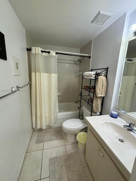 For Rent: $2,500 (2 beds, 2 baths, 910 Square Feet)