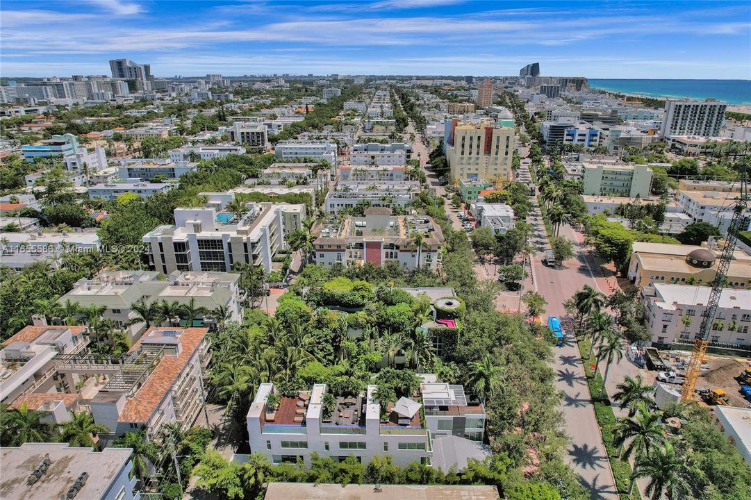 For Sale: $4,200,000 (3 beds, 2 baths, 3100 Square Feet)