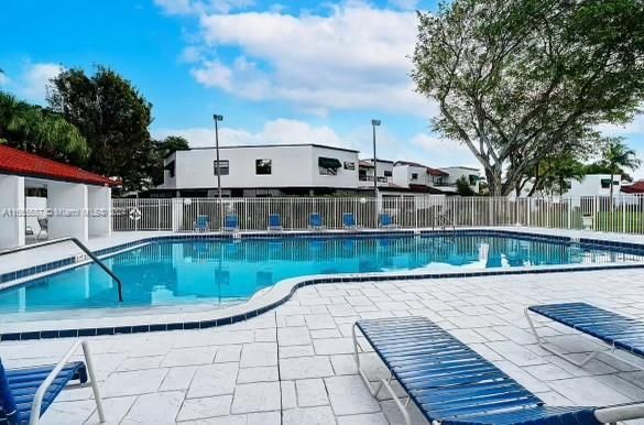 Recently Sold: $399,999 (2 beds, 1 baths, 1430 Square Feet)
