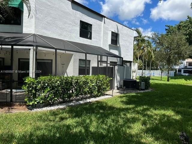 Recently Sold: $399,999 (2 beds, 1 baths, 1430 Square Feet)