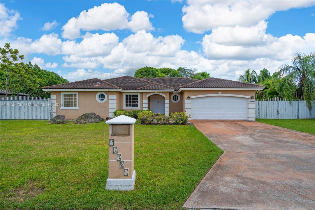 Active With Contract: $735,000 (4 beds, 2 baths, 1957 Square Feet)