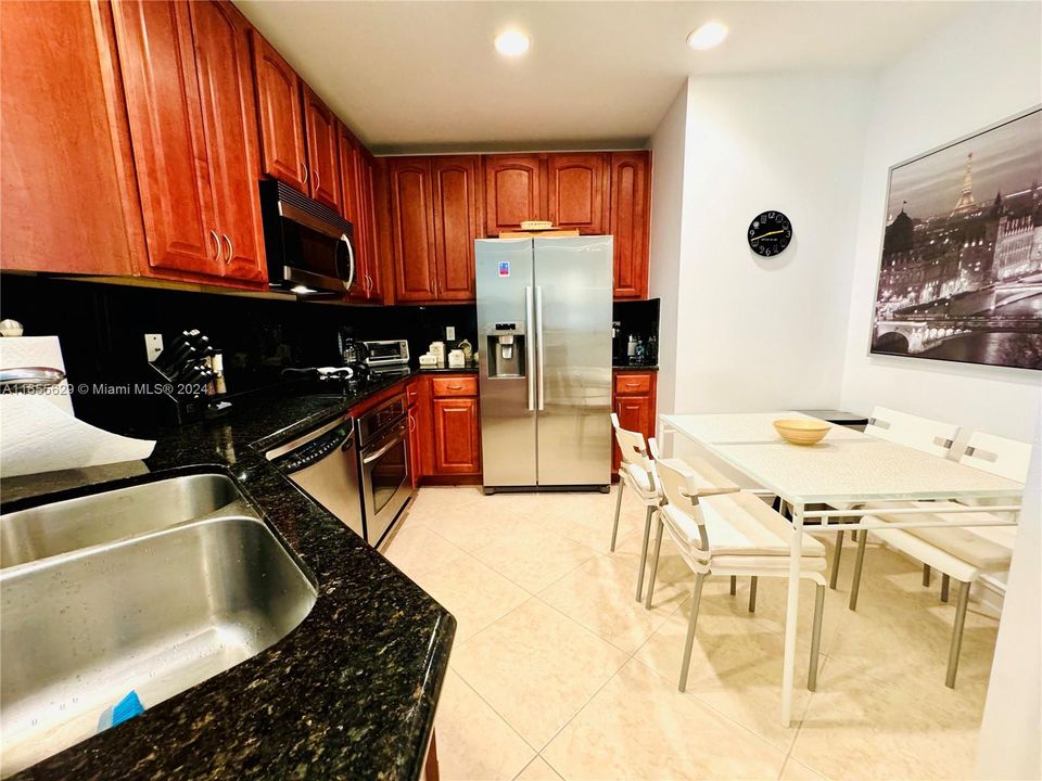 For Rent: $4,500 (2 beds, 2 baths, 1289 Square Feet)