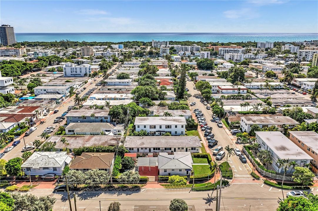 Active With Contract: $799,000 (2 beds, 2 baths, 1293 Square Feet)