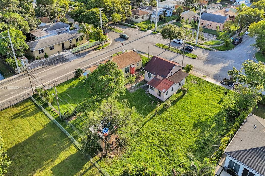 For Sale: $610,000 (2 beds, 1 baths, 1141 Square Feet)