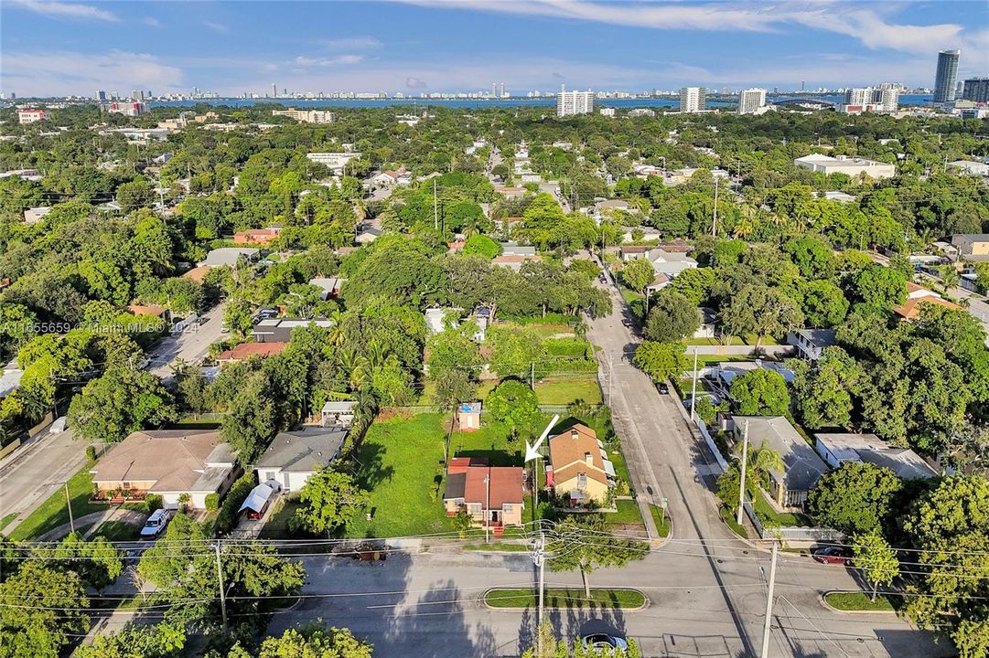 For Sale: $610,000 (2 beds, 1 baths, 1141 Square Feet)