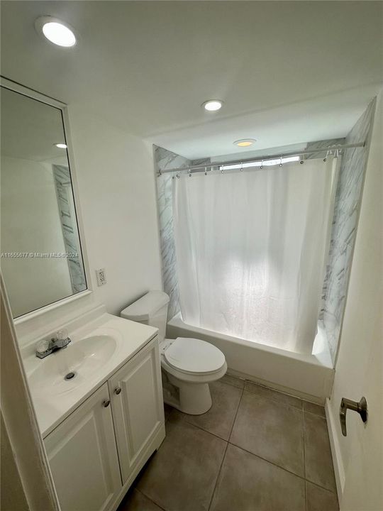 For Sale: $262,000 (1 beds, 1 baths, 741 Square Feet)