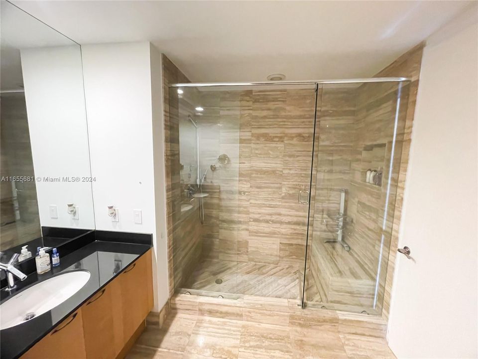 Active With Contract: $5,996 (2 beds, 2 baths, 1435 Square Feet)