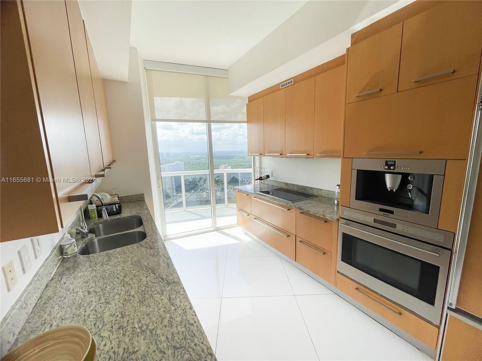 Active With Contract: $5,996 (2 beds, 2 baths, 1435 Square Feet)