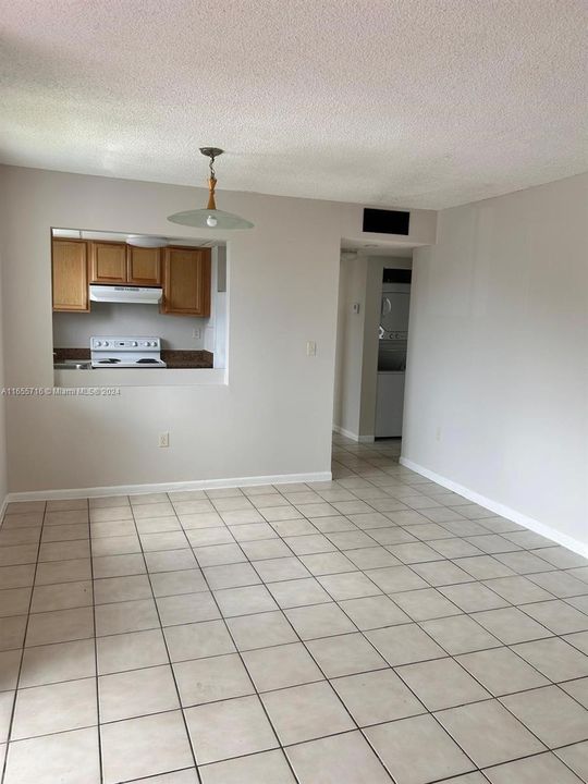 For Rent: $2,250 (2 beds, 2 baths, 820 Square Feet)