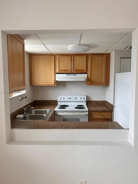 For Rent: $2,250 (2 beds, 2 baths, 820 Square Feet)