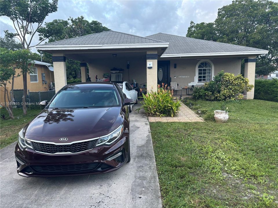 For Sale: $499,000 (3 beds, 2 baths, 1394 Square Feet)