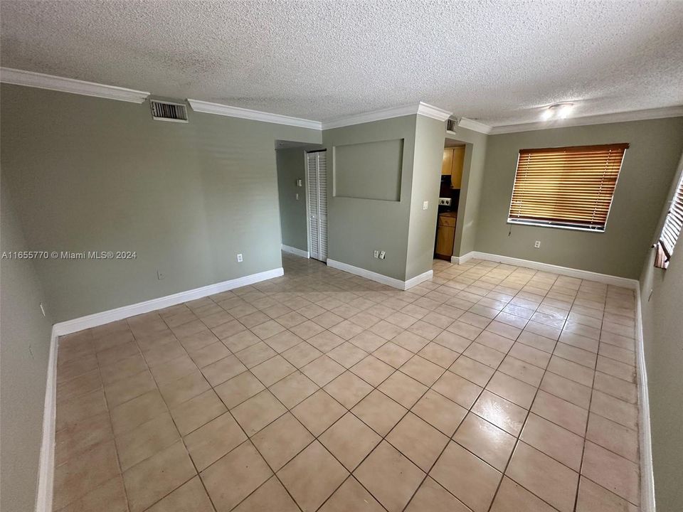 For Rent: $2,200 (2 beds, 2 baths, 830 Square Feet)