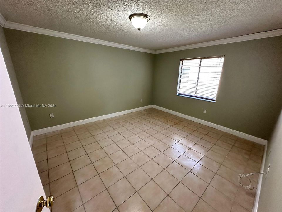 For Rent: $2,200 (2 beds, 2 baths, 830 Square Feet)