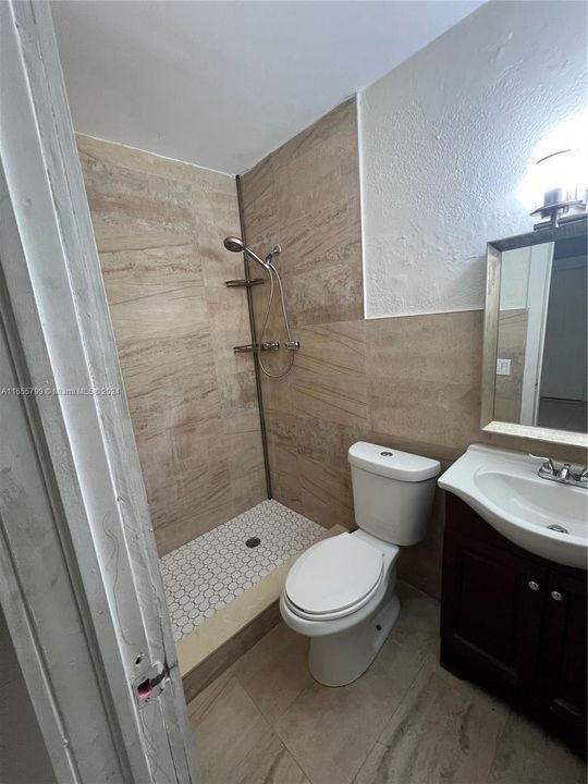 В аренду: $1,999 (2 спален, 1 ванн, 1200 Квадратных фут)