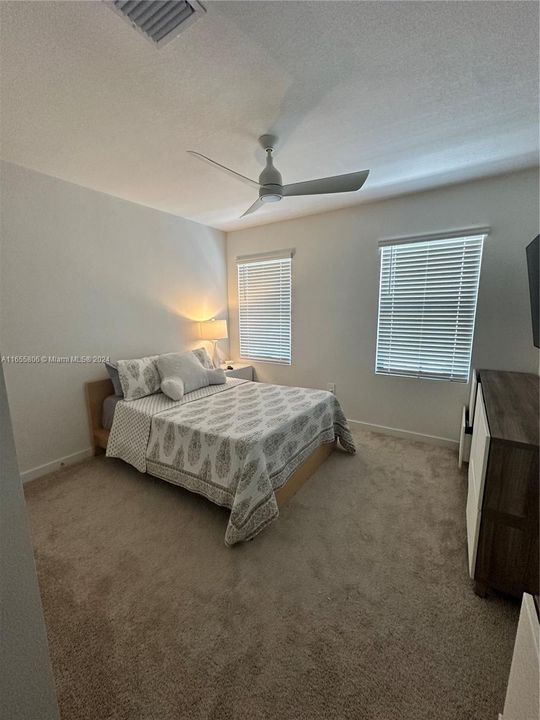 For Rent: $3,200 (3 beds, 2 baths, 1440 Square Feet)