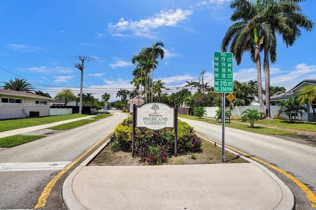 For Sale: $1,300,000 (4 beds, 3 baths, 2114 Square Feet)