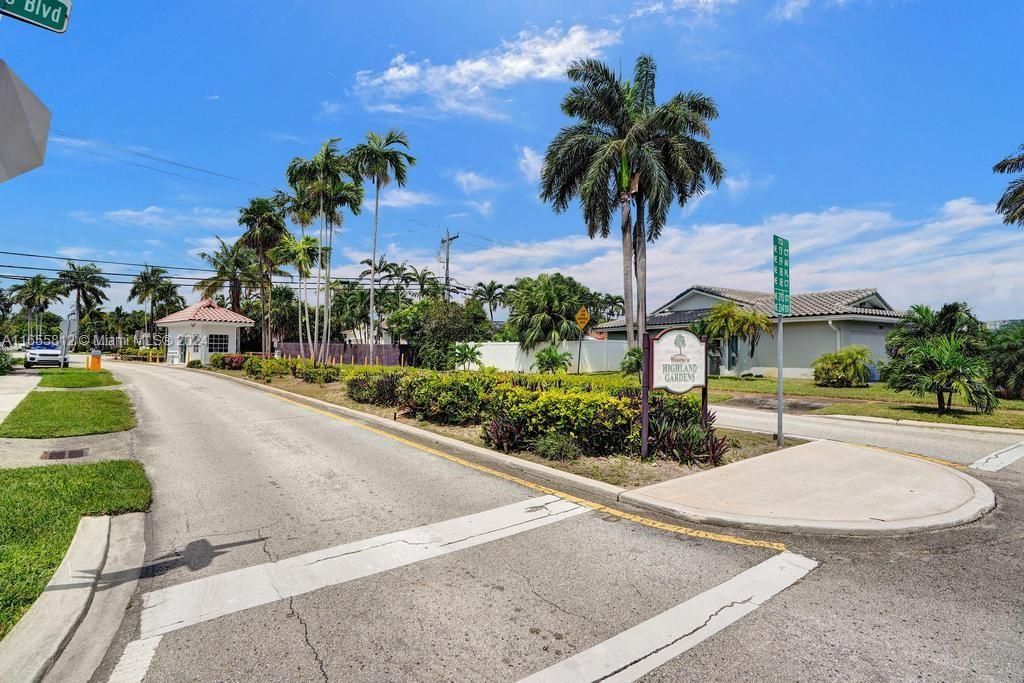 For Sale: $1,300,000 (4 beds, 3 baths, 2114 Square Feet)