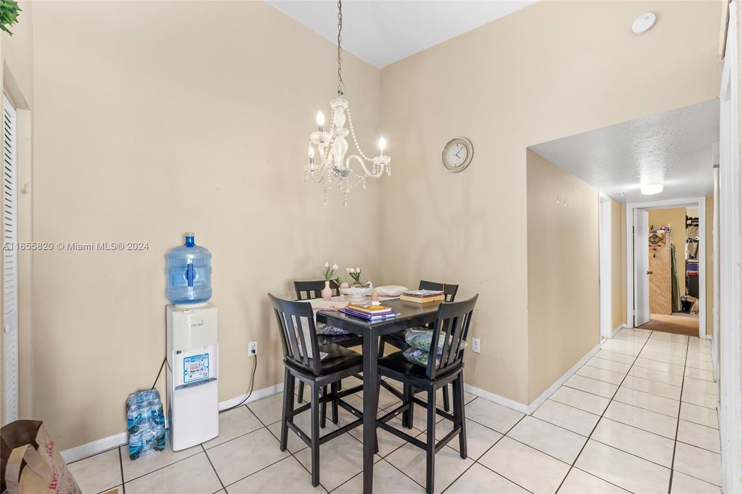 For Sale: $279,000 (3 beds, 2 baths, 1065 Square Feet)